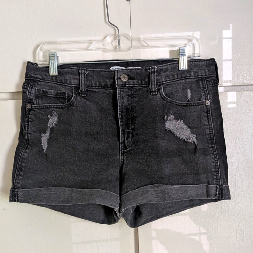 Old Navy Mid-rise Boyfriend Short